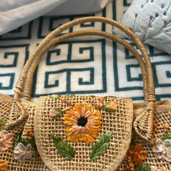 Vintage Embroidered Raffia Handbag - Picture 4 of 5